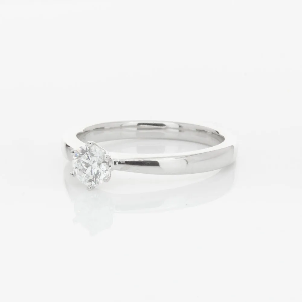 18ct White Gold .33ct Diamond Nova Ring