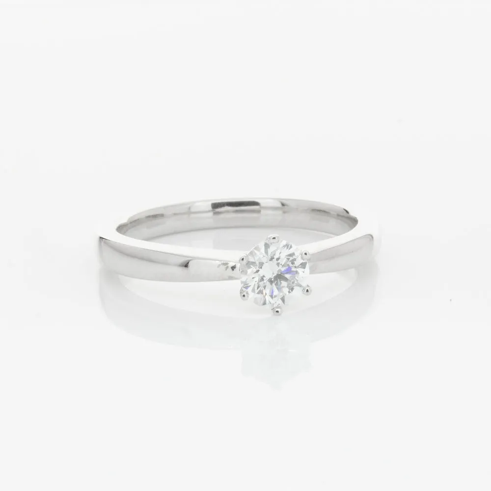 18ct White Gold .33ct Diamond Nova Ring