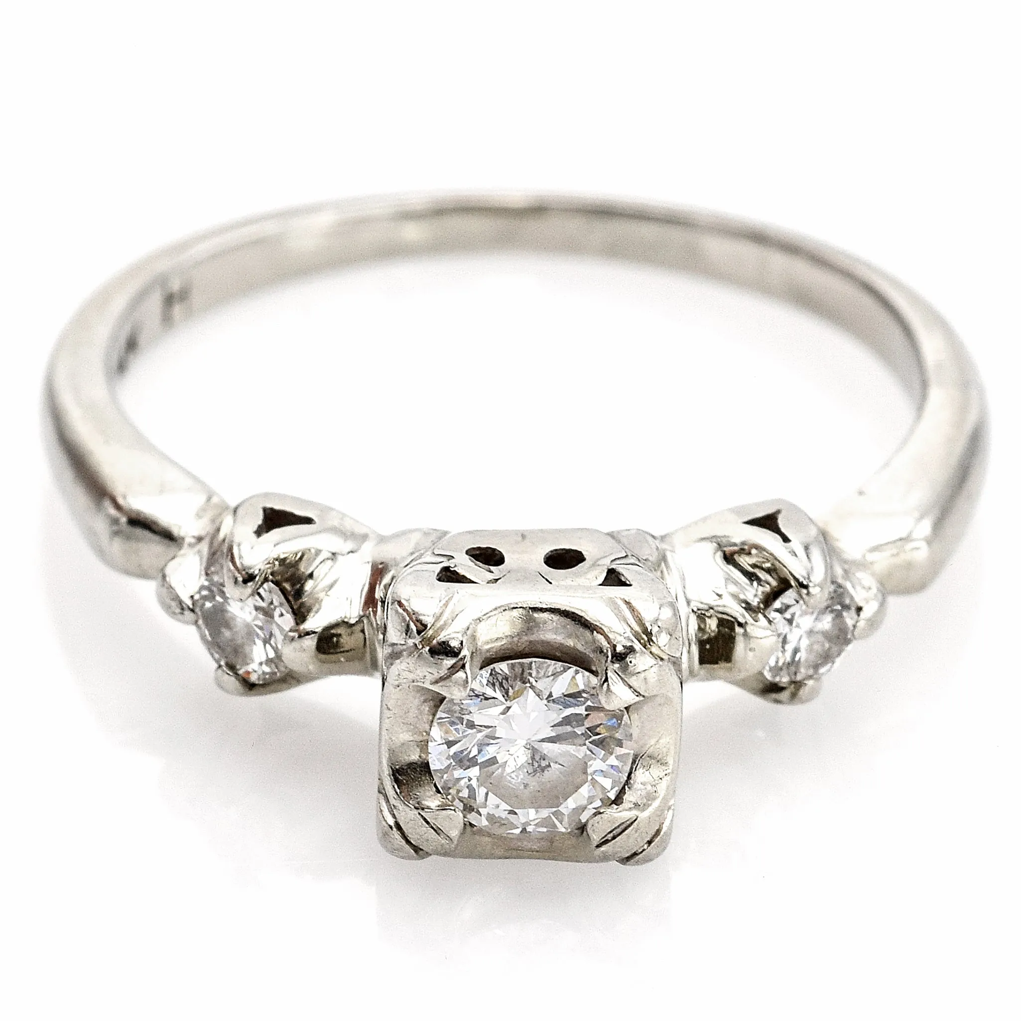 Antique 14K White Gold 0.25 Ct Diamond Band Ring