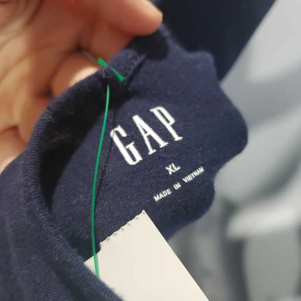 Gap Top XL