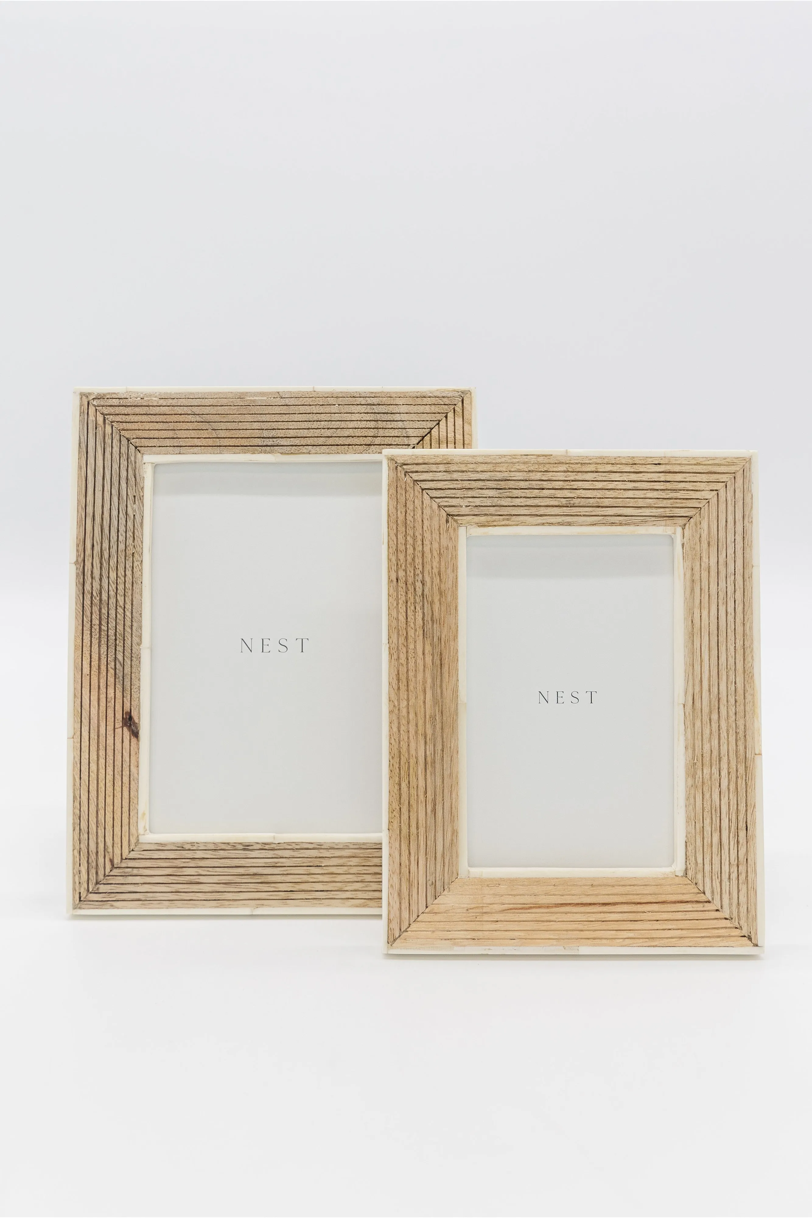 Ribbed Mango Wood Frame with Bone Border