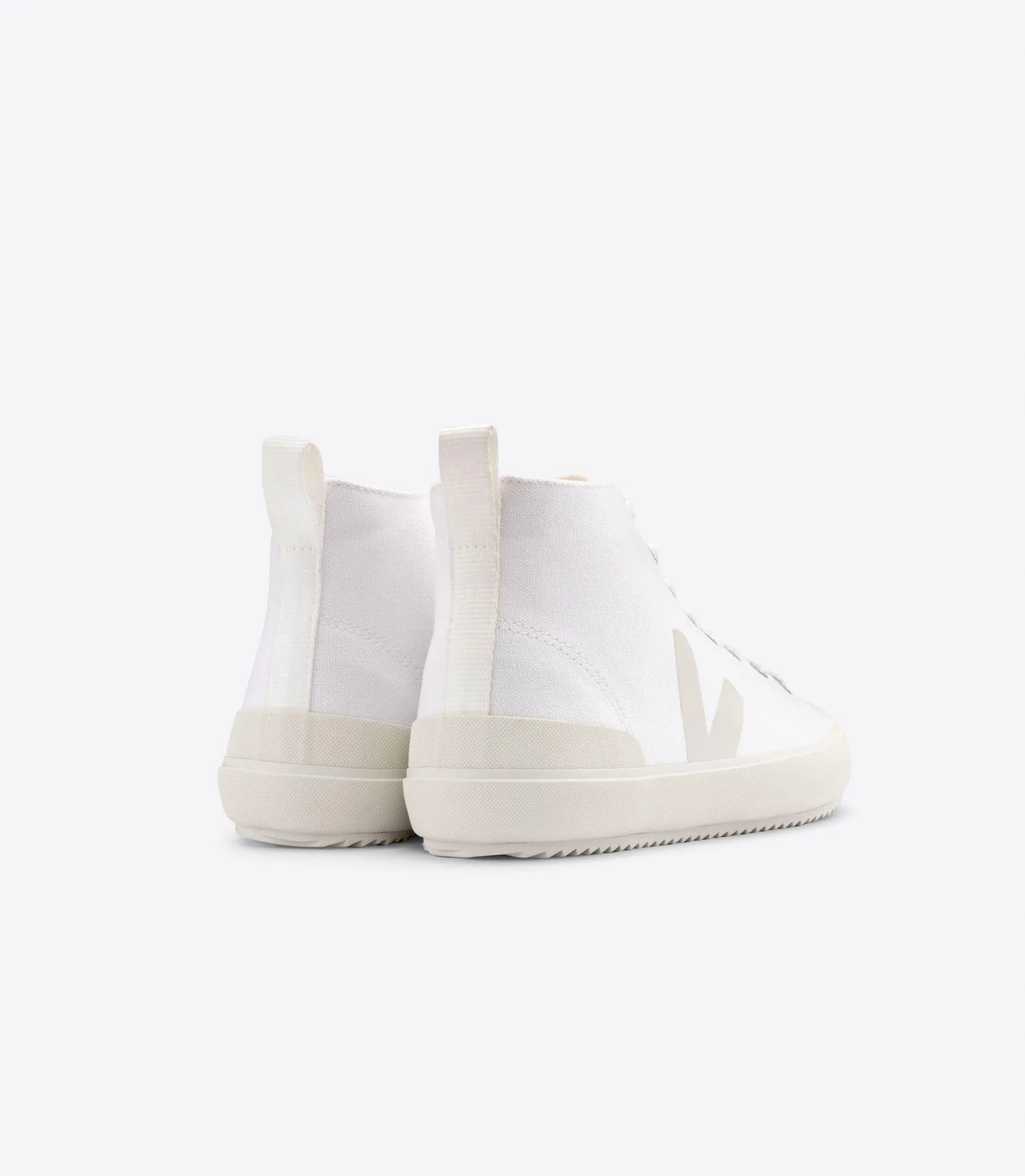 Veja - NOVA HT Canvas White Pierre