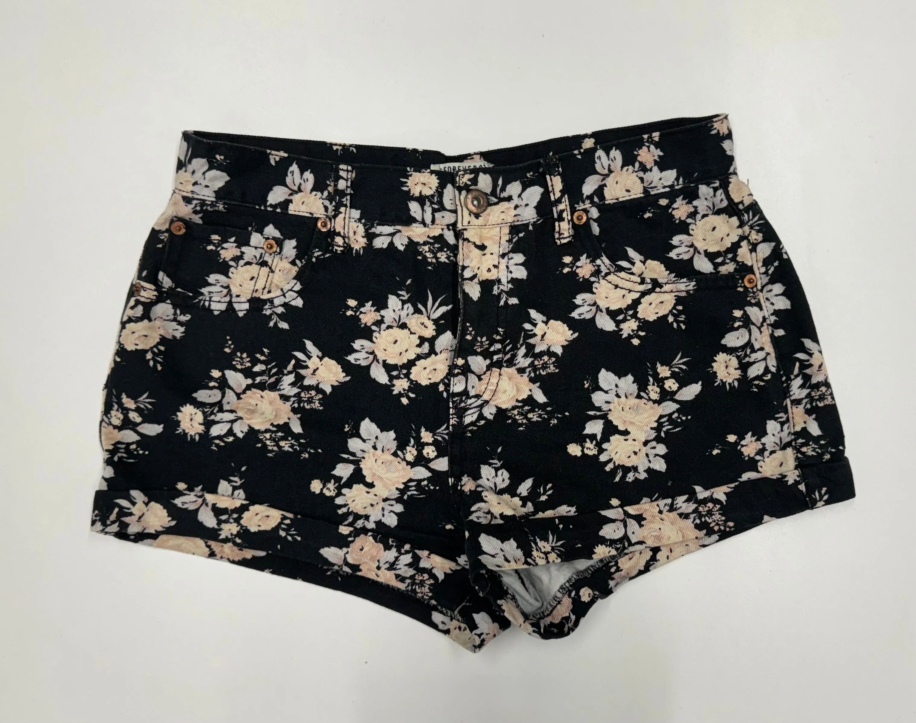 Women’s Forever 21 Shorts, 28